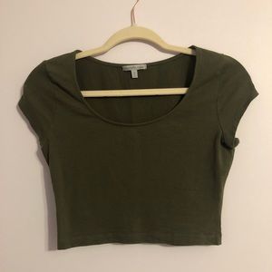 deep green cropped t-shirt